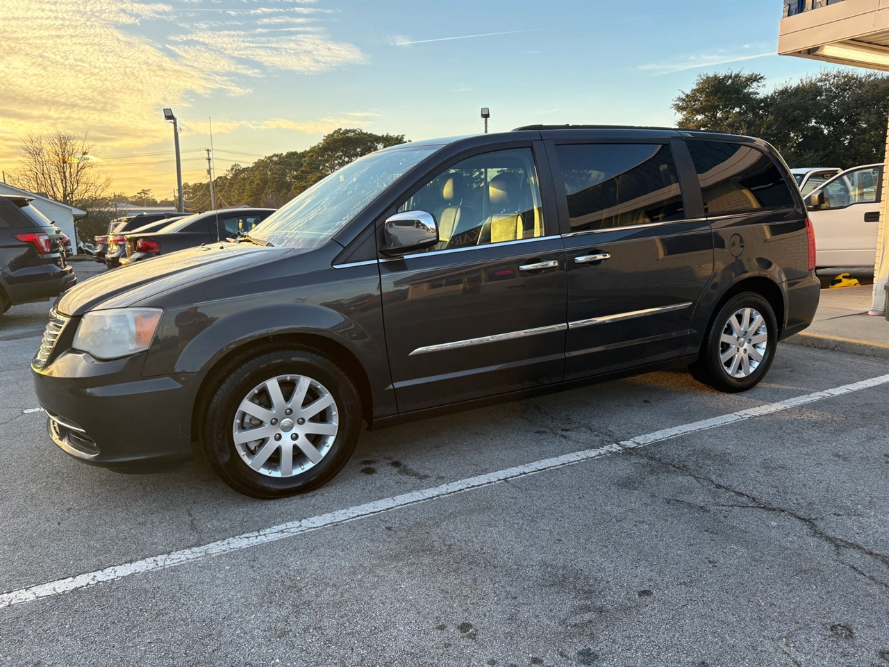 2012 Chrysler Town & Country Touring-L