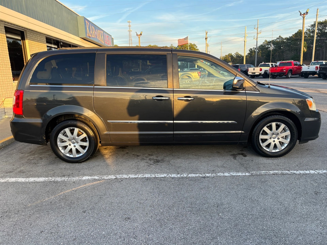Chrysler Town & Country Touring-L 2012