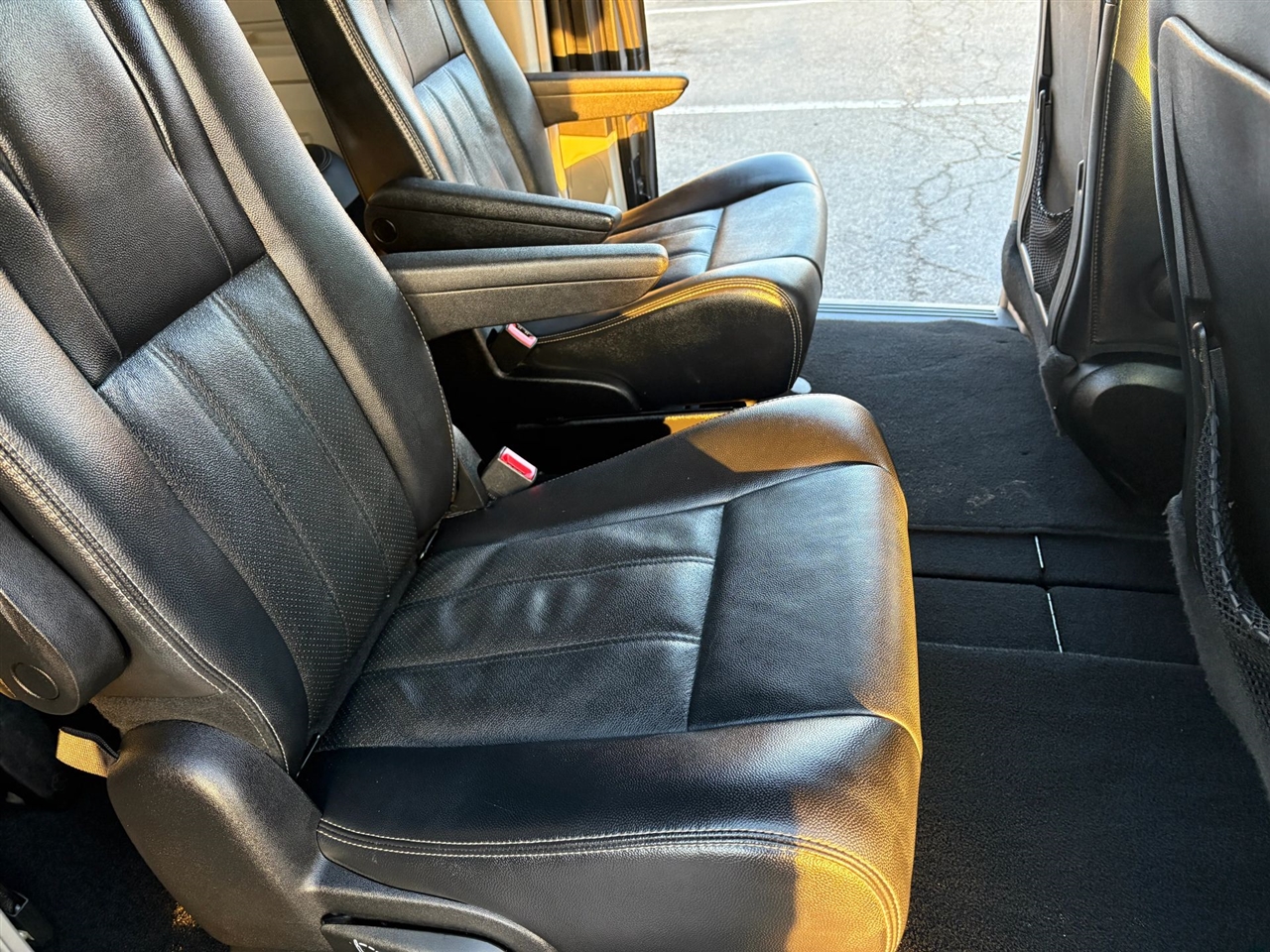 Chrysler Town & Country Touring-L 2012