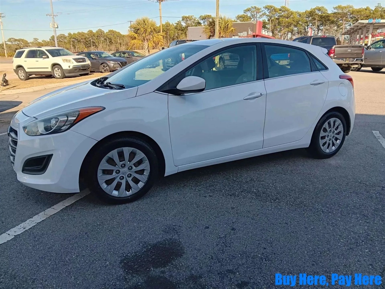 2016 Hyundai Elantra GT Base's photo