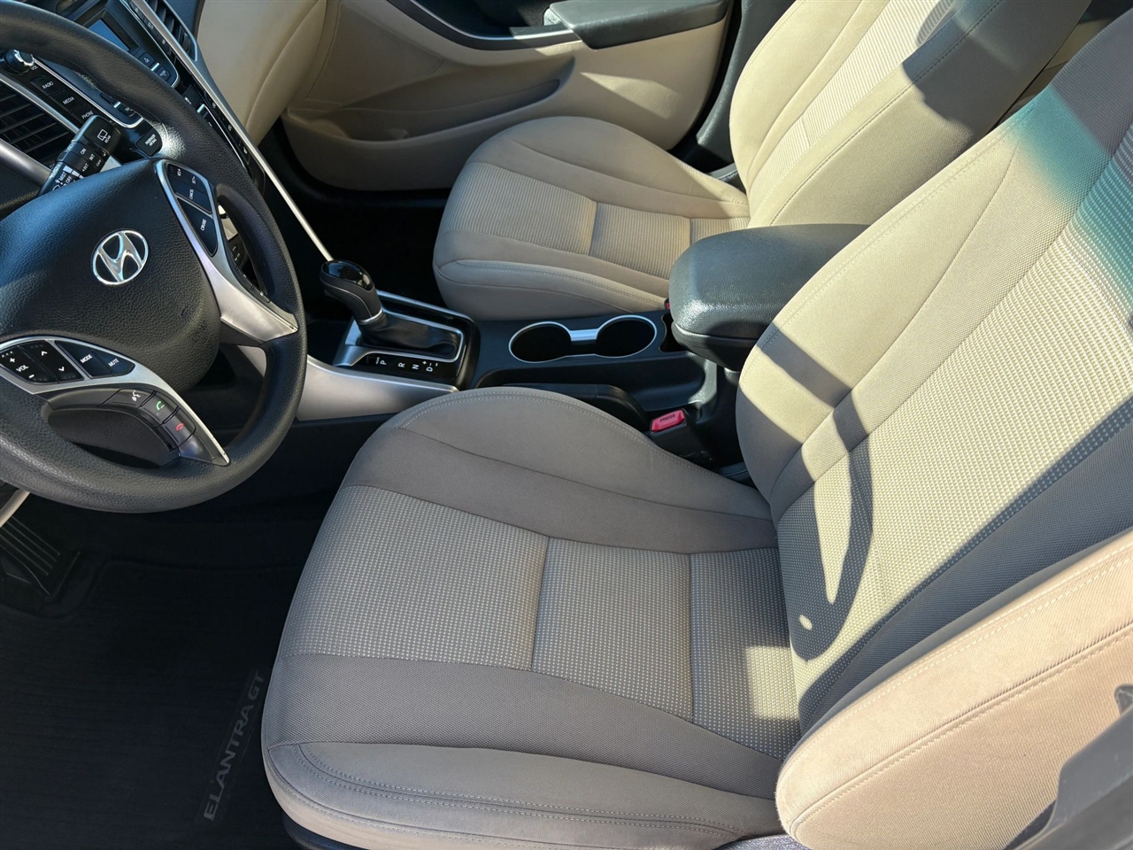 Hyundai Elantra GT A/T 2016