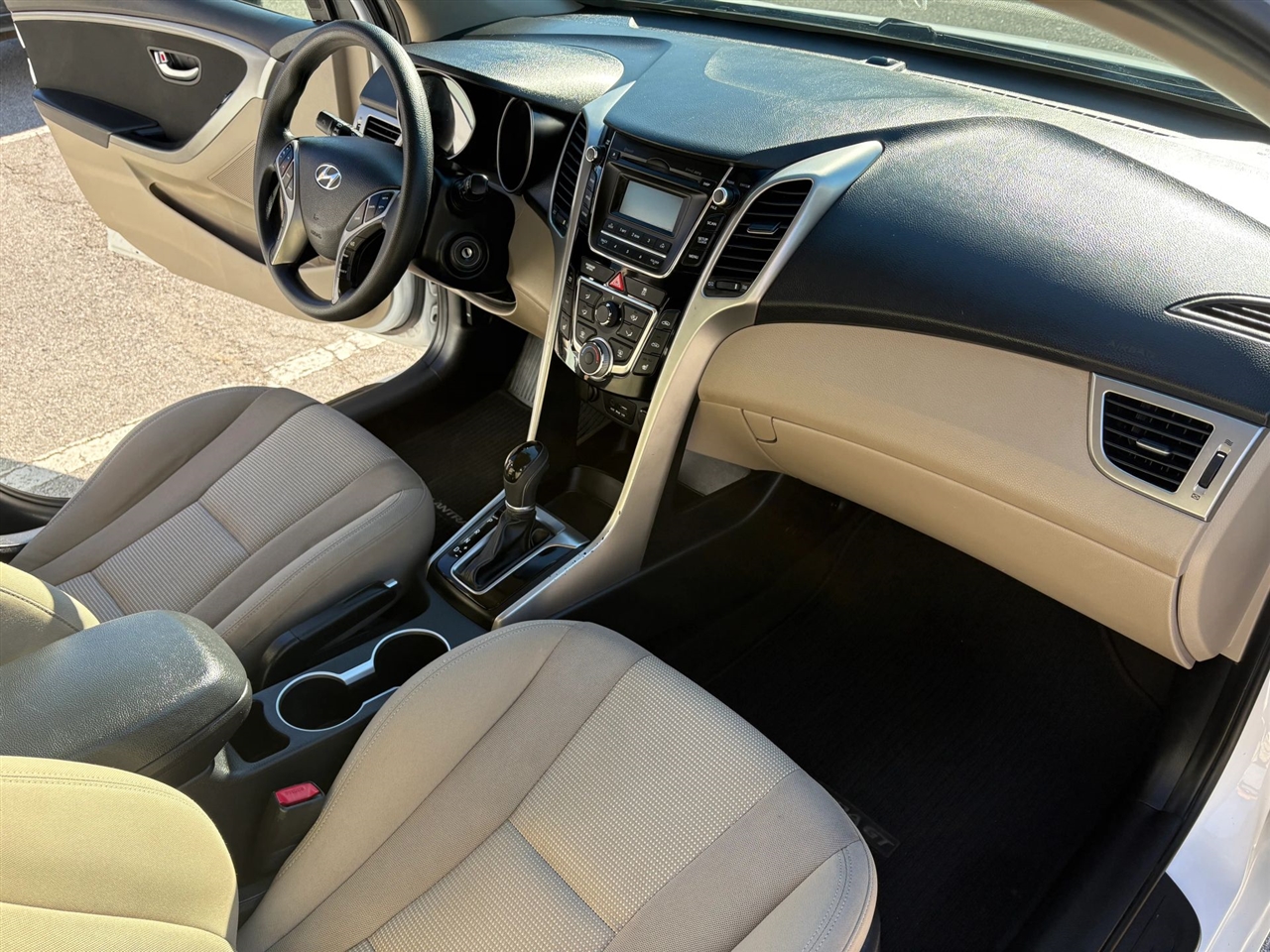 Hyundai Elantra GT A/T 2016