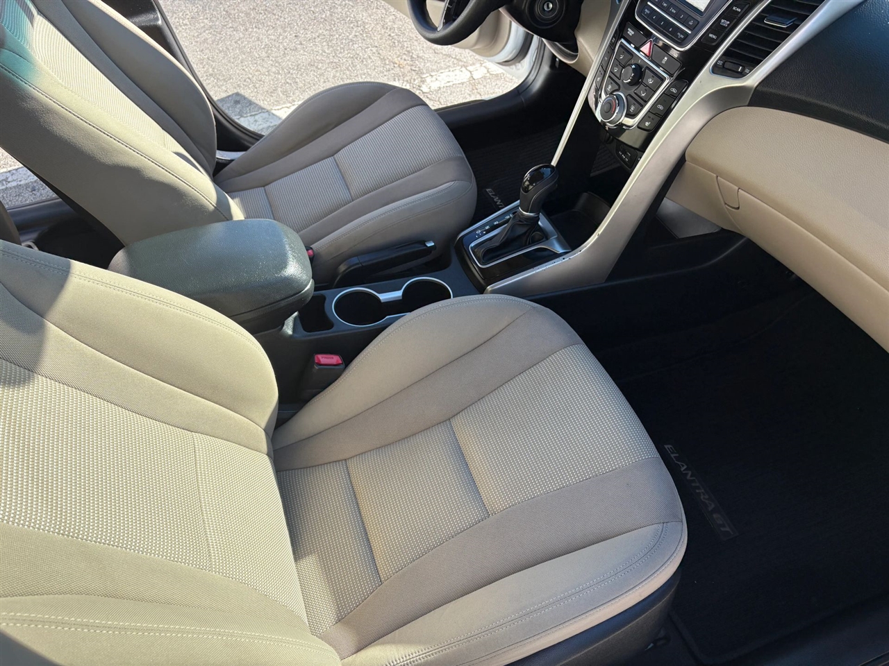 Hyundai Elantra GT A/T 2016