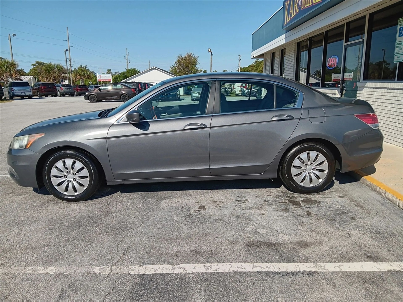 Honda Accord LX sedan AT 2012