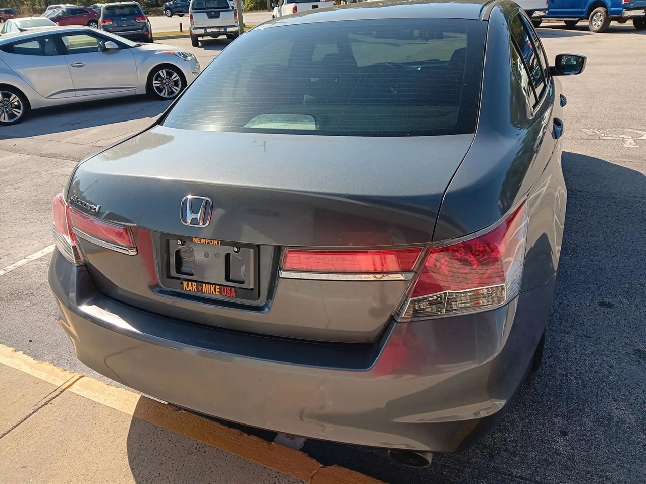 Honda Accord LX sedan AT 2012