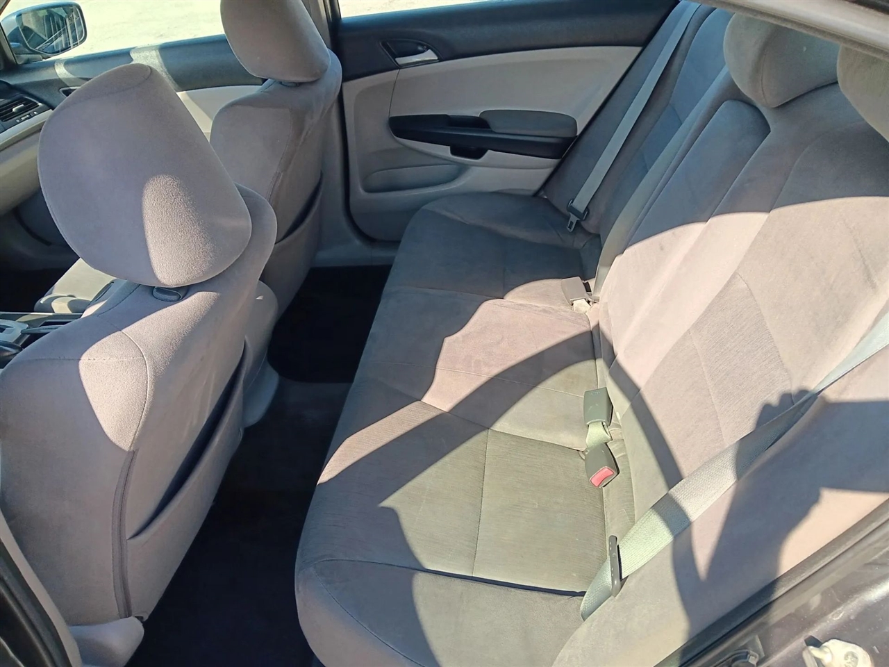 Honda Accord LX sedan AT 2012