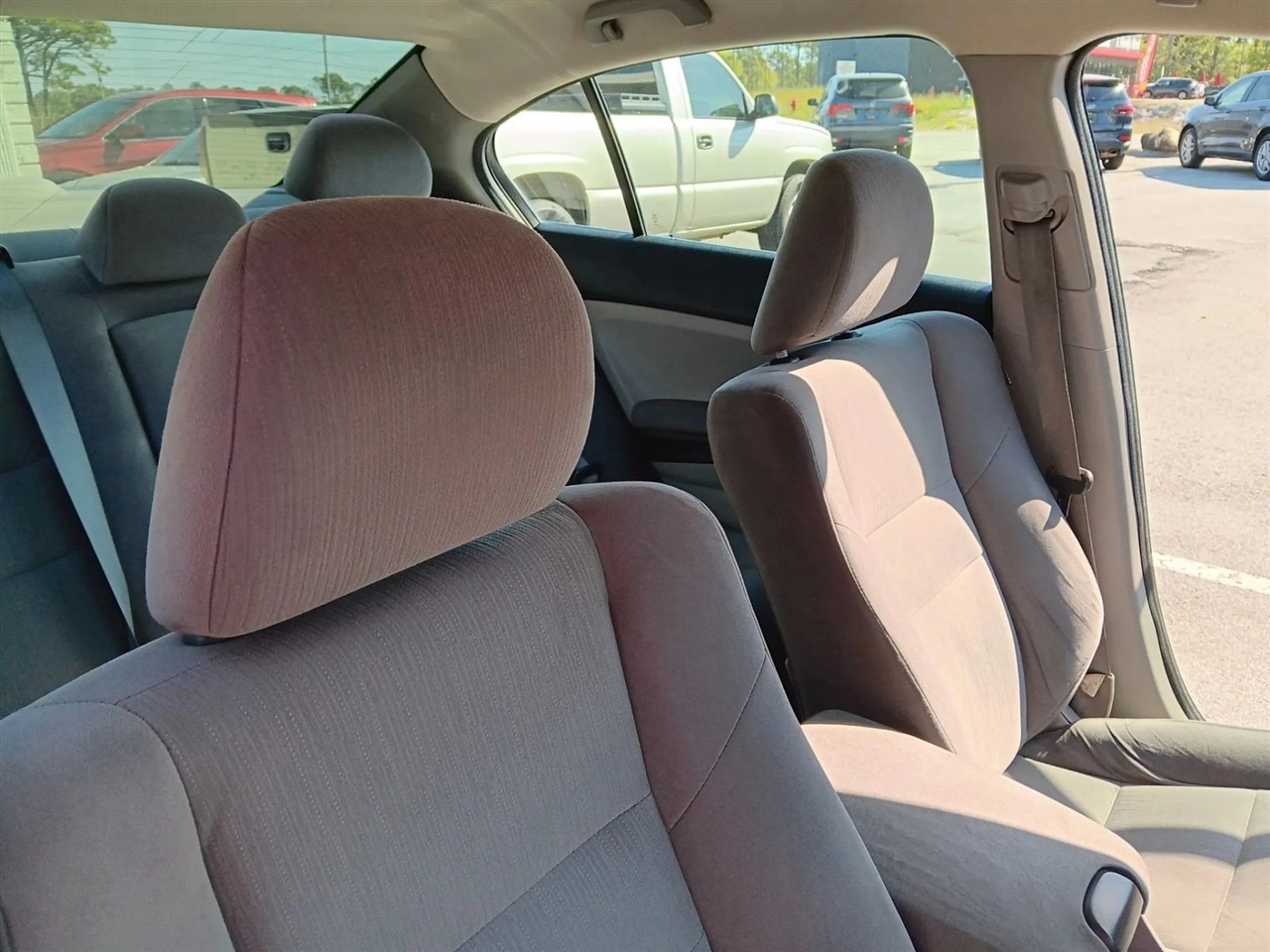 Honda Accord LX sedan AT 2012