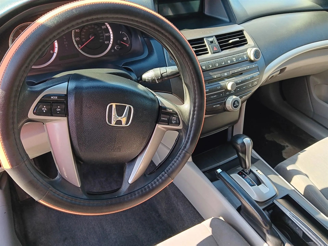 Honda Accord LX sedan AT 2012