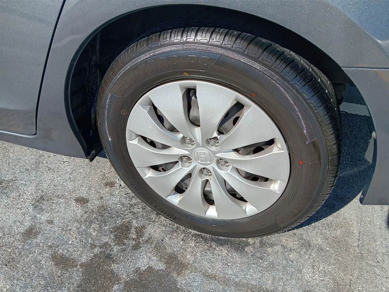 Honda Accord LX sedan AT 2012