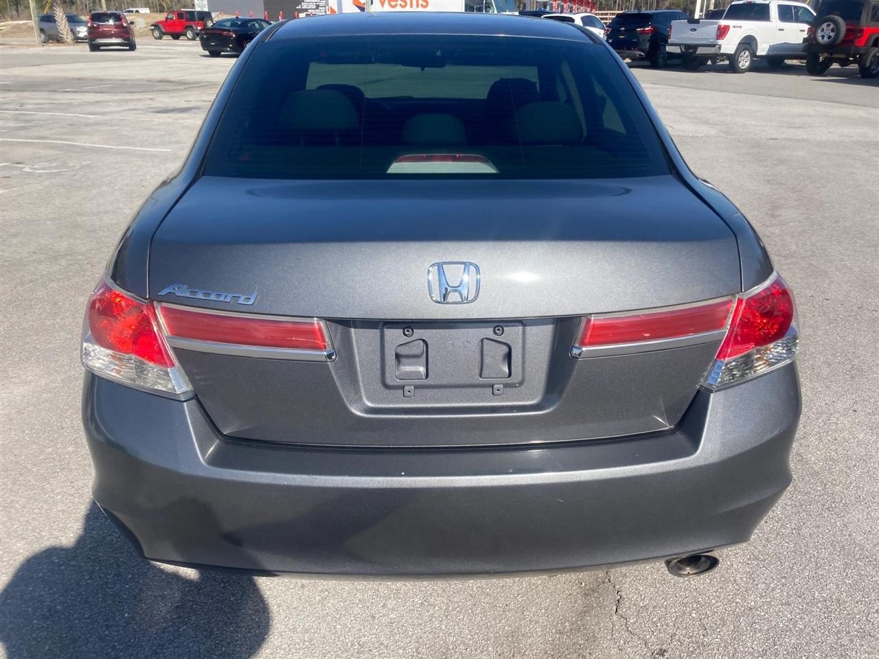 Honda Accord LX sedan AT 2012