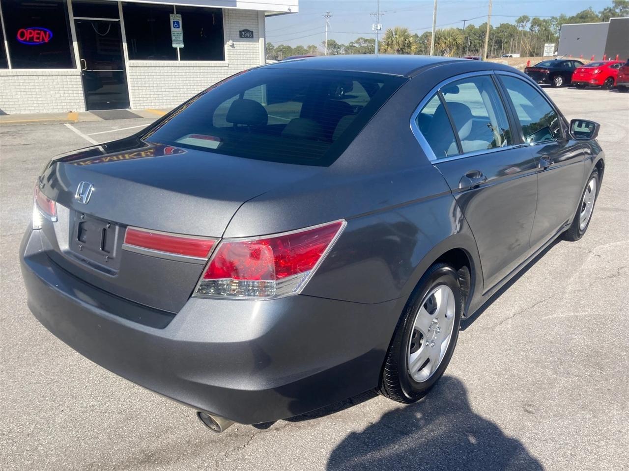 Honda Accord LX sedan AT 2012