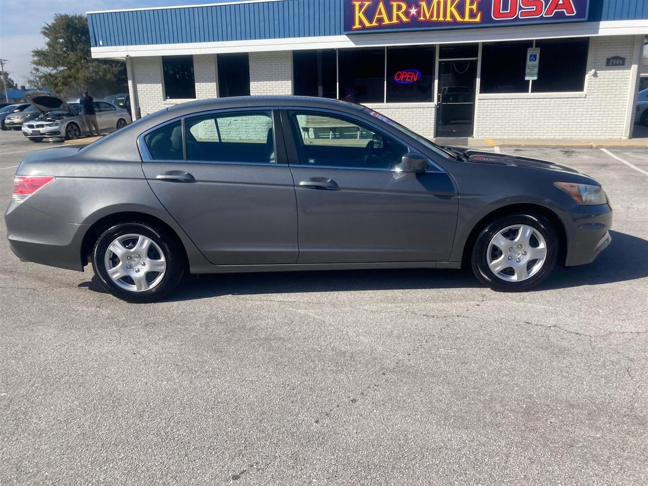 Honda Accord LX sedan AT 2012