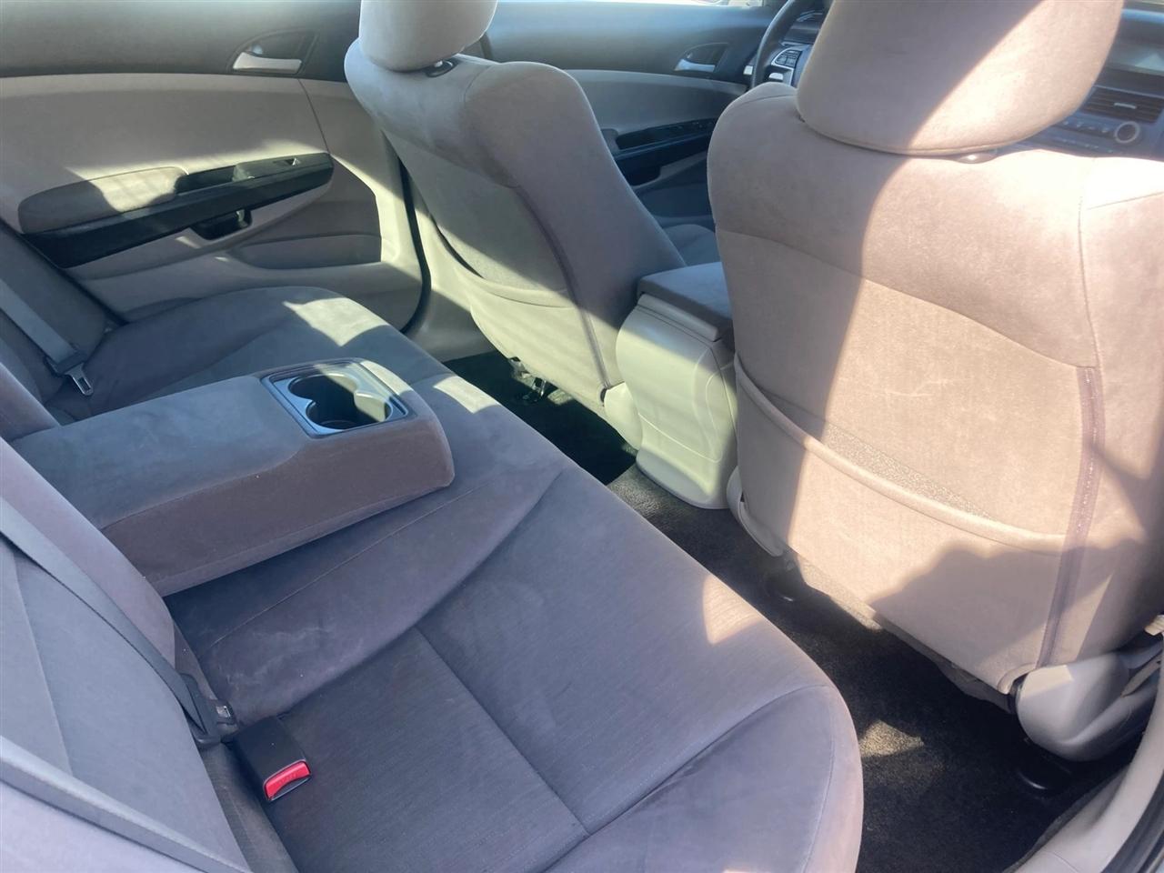 Honda Accord LX sedan AT 2012