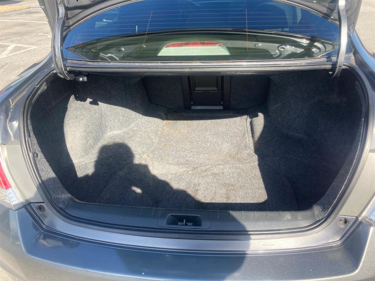 Honda Accord LX sedan AT 2012