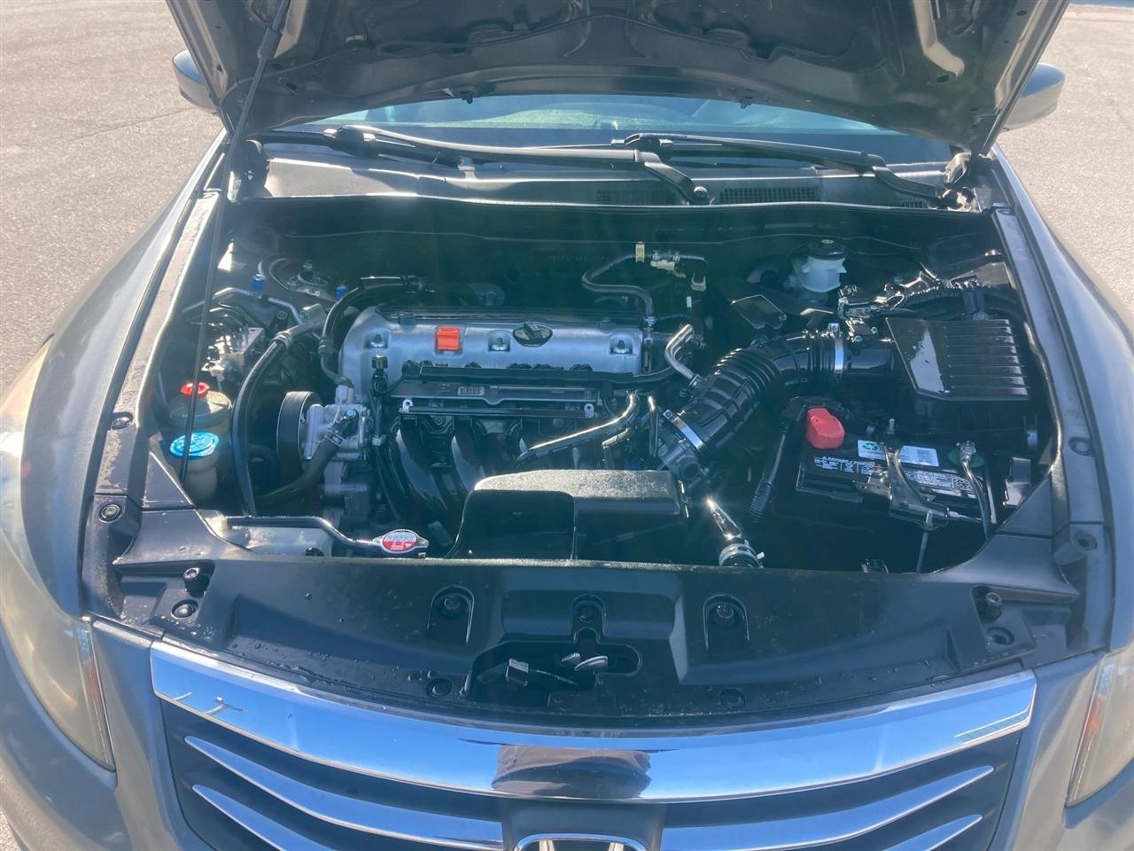 Honda Accord LX sedan AT 2012