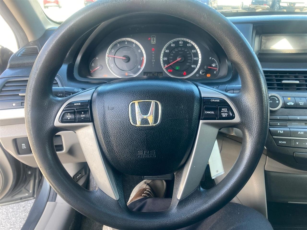 Honda Accord LX sedan AT 2012