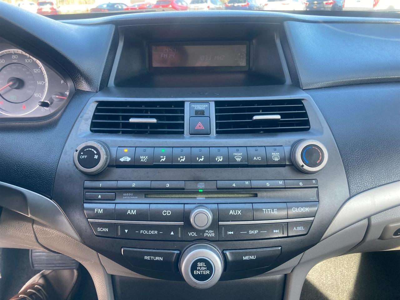 Honda Accord LX sedan AT 2012