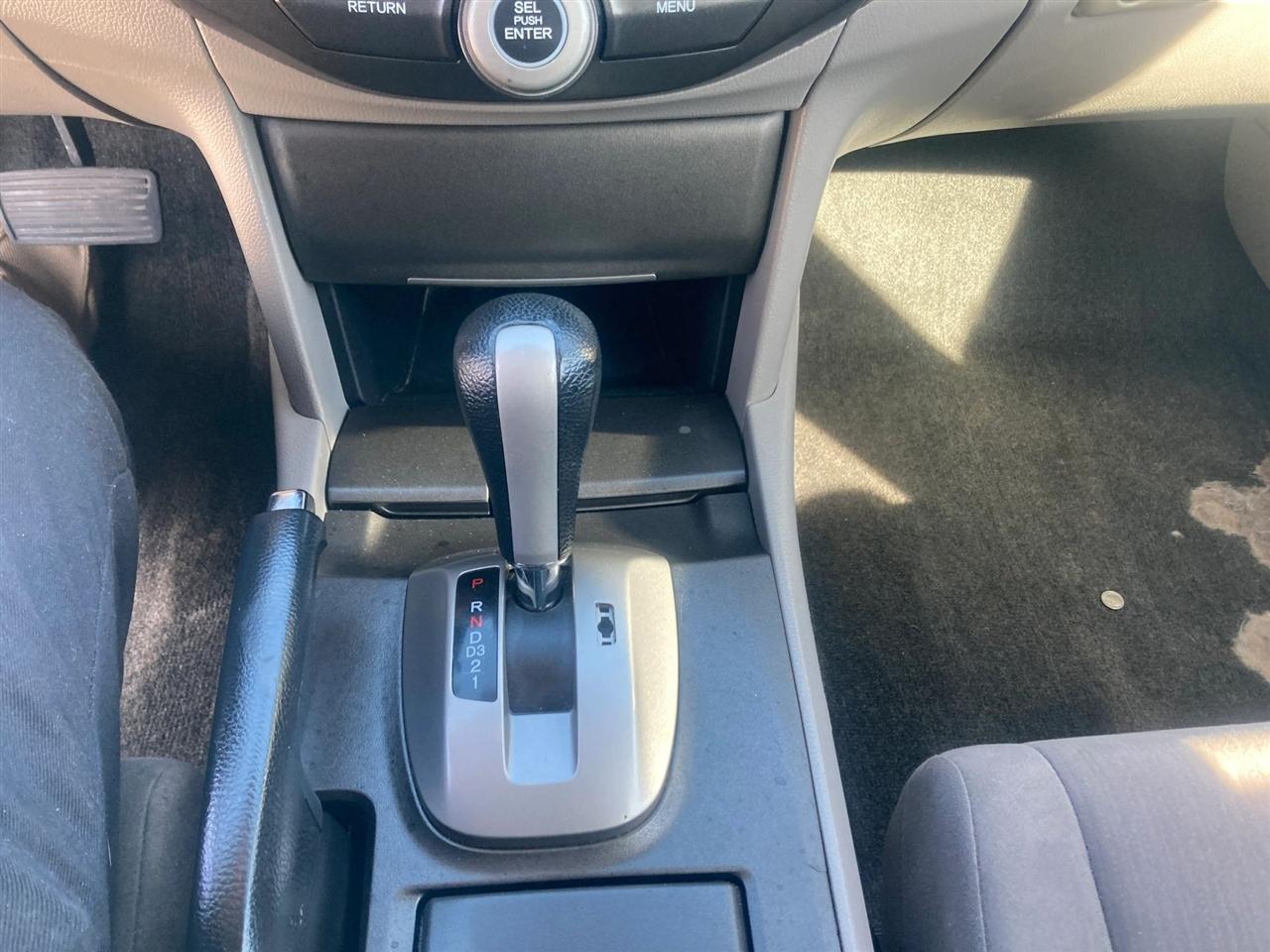 Honda Accord LX sedan AT 2012