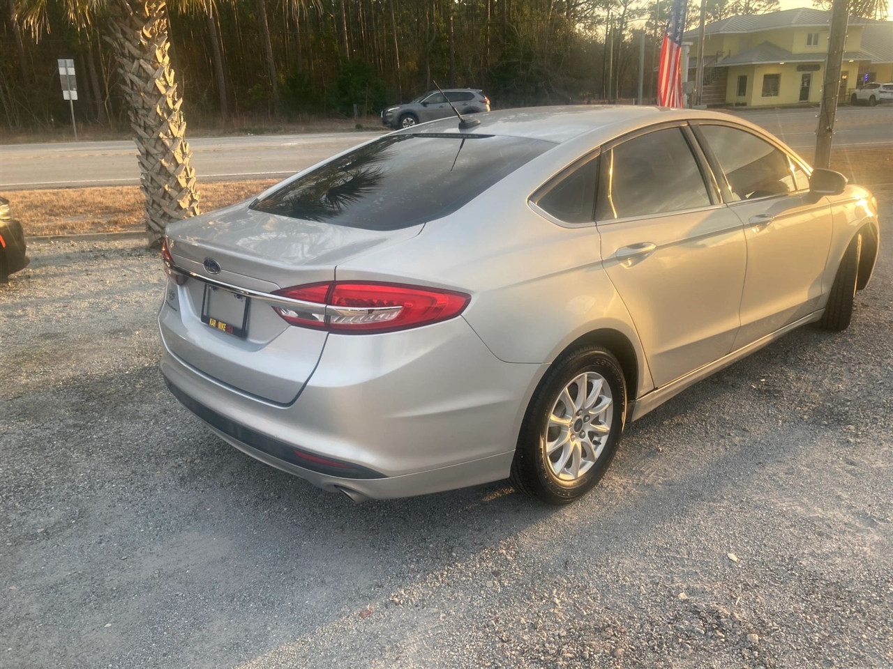 Ford Fusion S 2017