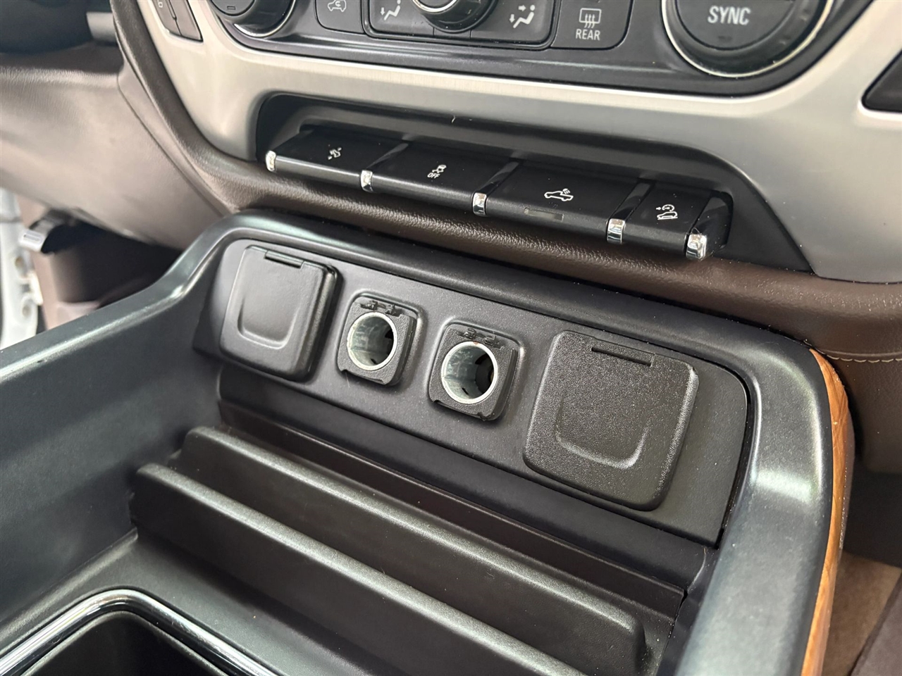 GMC Sierra 1500 SLT Crew Cab Long Box 4WD 2016