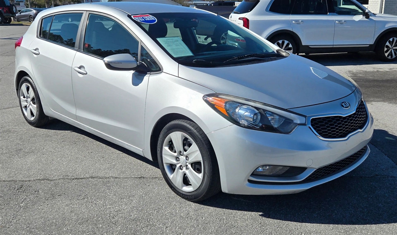 Kia Forte 5-Door LX 2016