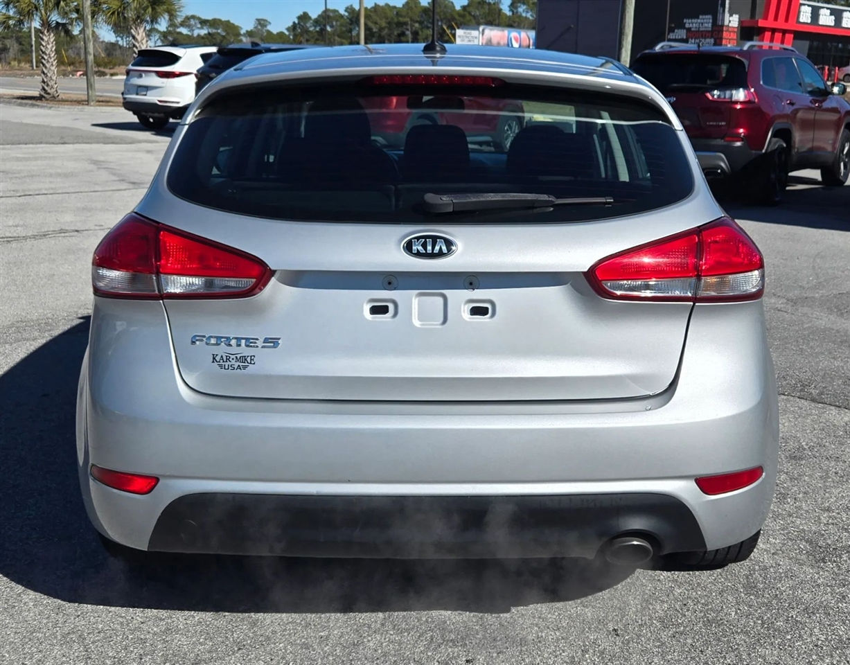 Kia Forte 5-Door LX 2016