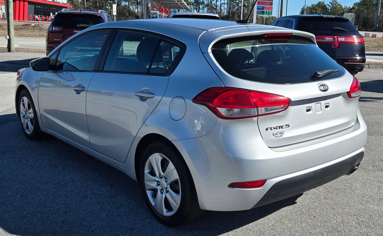 Kia Forte 5-Door LX 2016