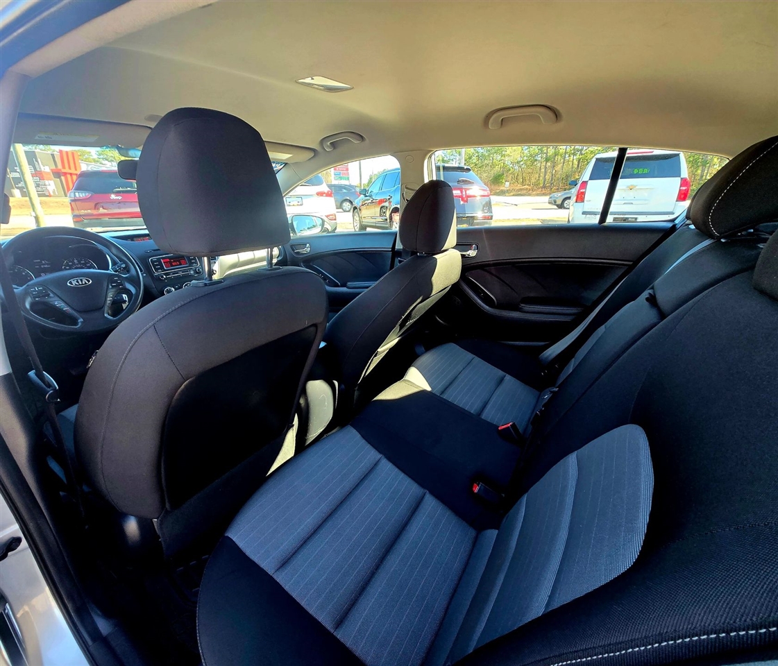 Kia Forte 5-Door LX 2016