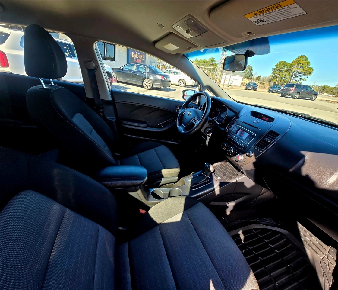 Kia Forte 5-Door LX 2016