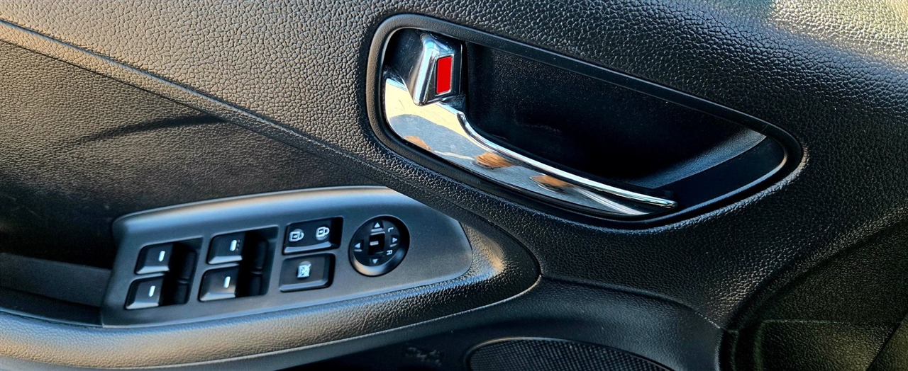 Kia Forte 5-Door LX 2016