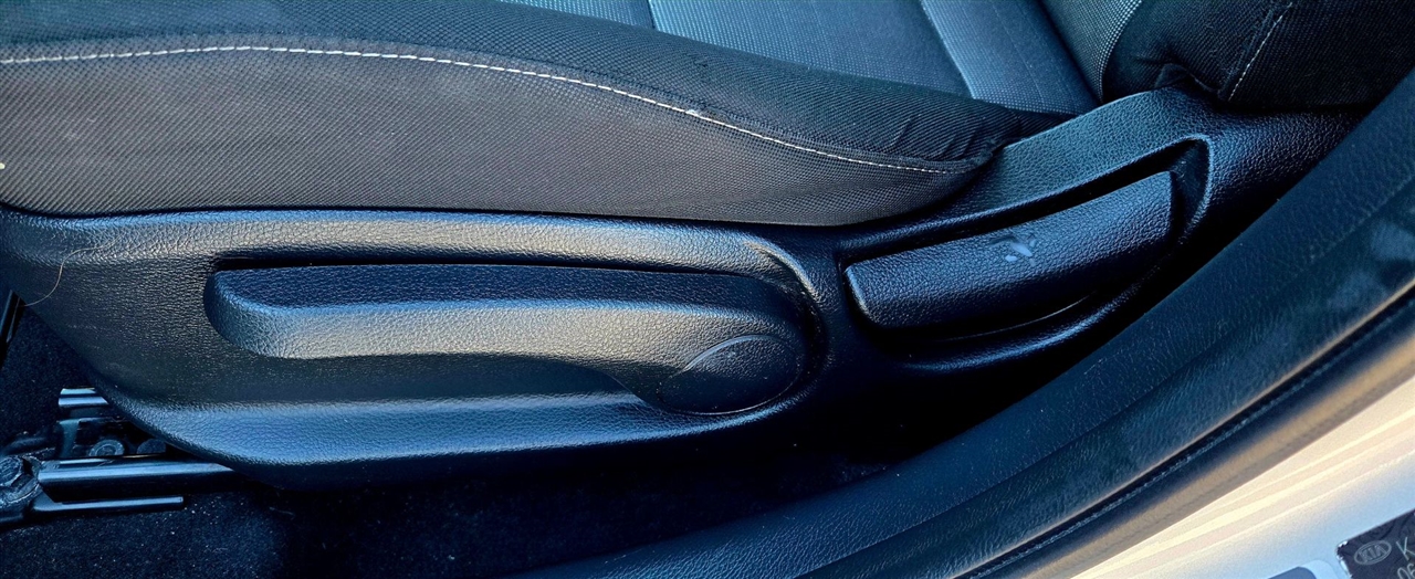 Kia Forte 5-Door LX 2016