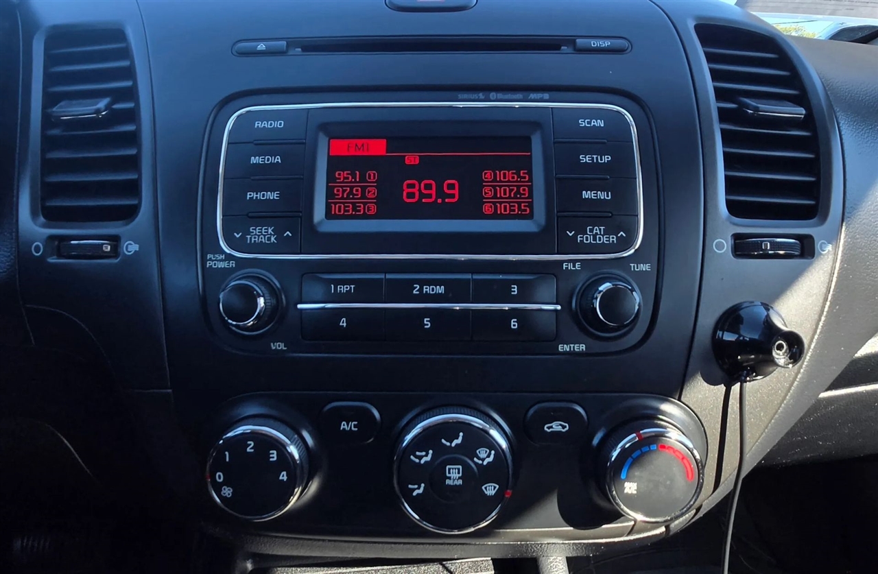 Kia Forte 5-Door LX 2016