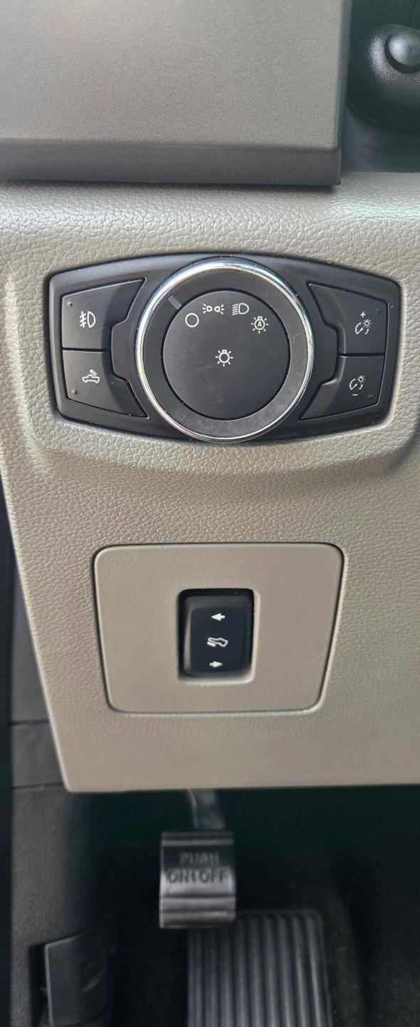 Ford F-150 XLT SuperCrew 5.5-ft. Bed 4WD 2015