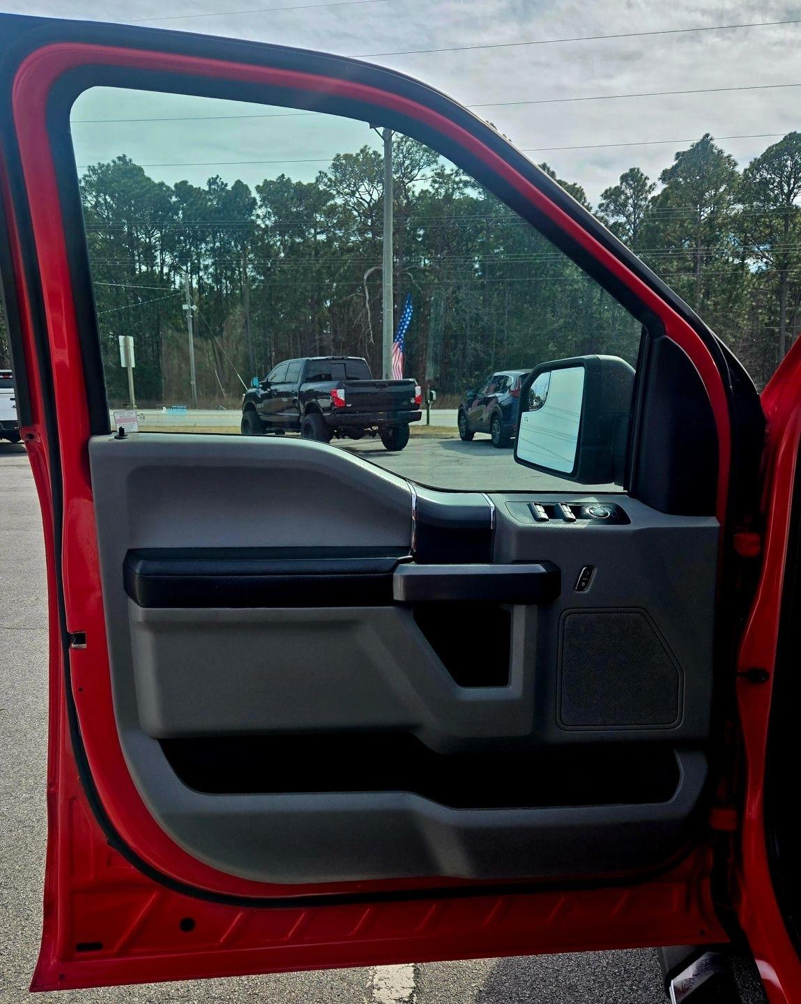 Ford F-150 XLT SuperCrew 5.5-ft. Bed 4WD 2015