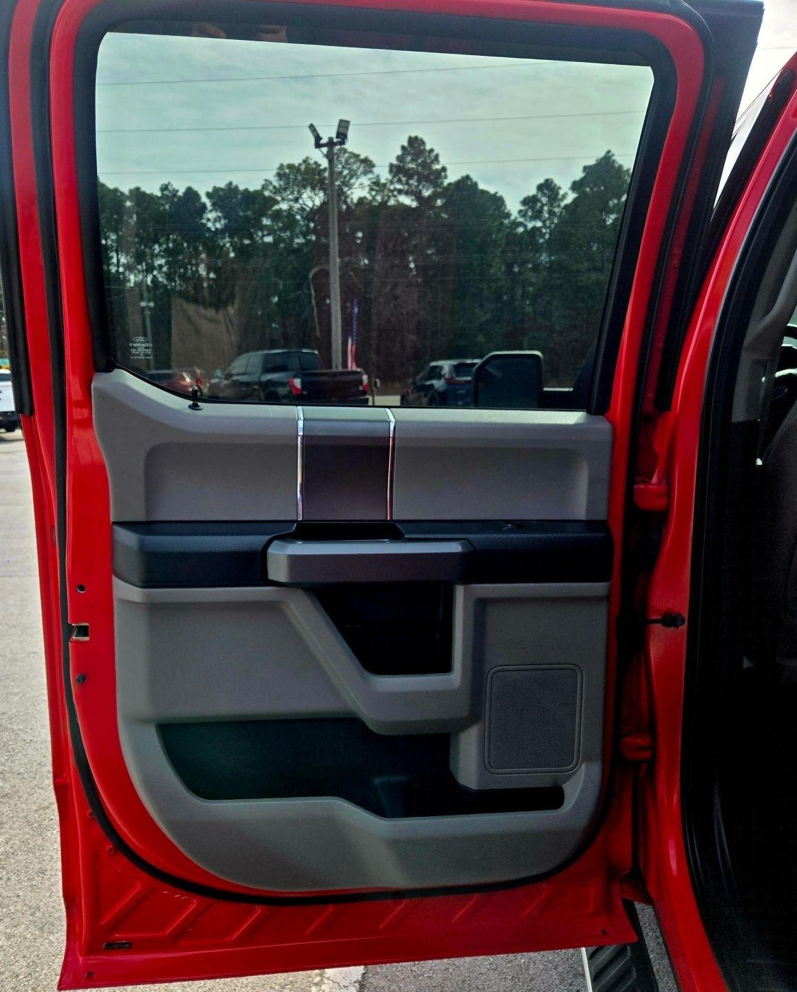 Ford F-150 XLT SuperCrew 5.5-ft. Bed 4WD 2015