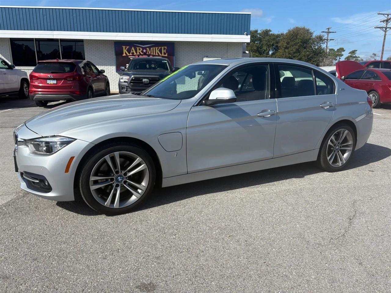 BMW 3-Series 330e iPerformance Sedan 2018