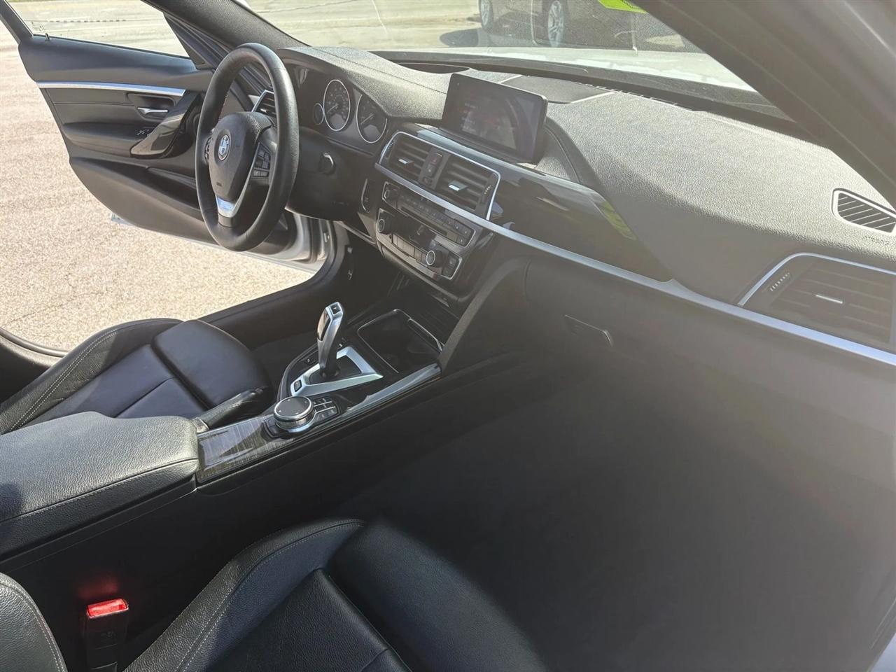 BMW 3-Series 330e iPerformance Sedan 2018