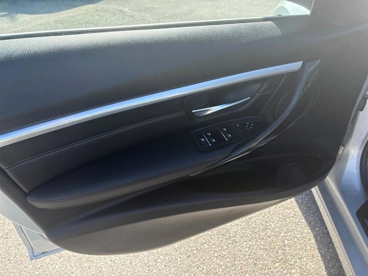 BMW 3-Series 330e iPerformance Sedan 2018