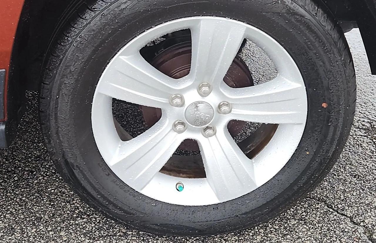 Jeep Patriot Latitude 2WD 2012