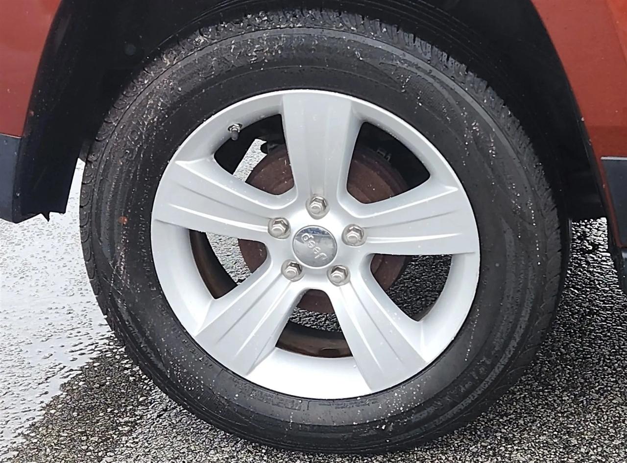 Jeep Patriot Latitude 2WD 2012