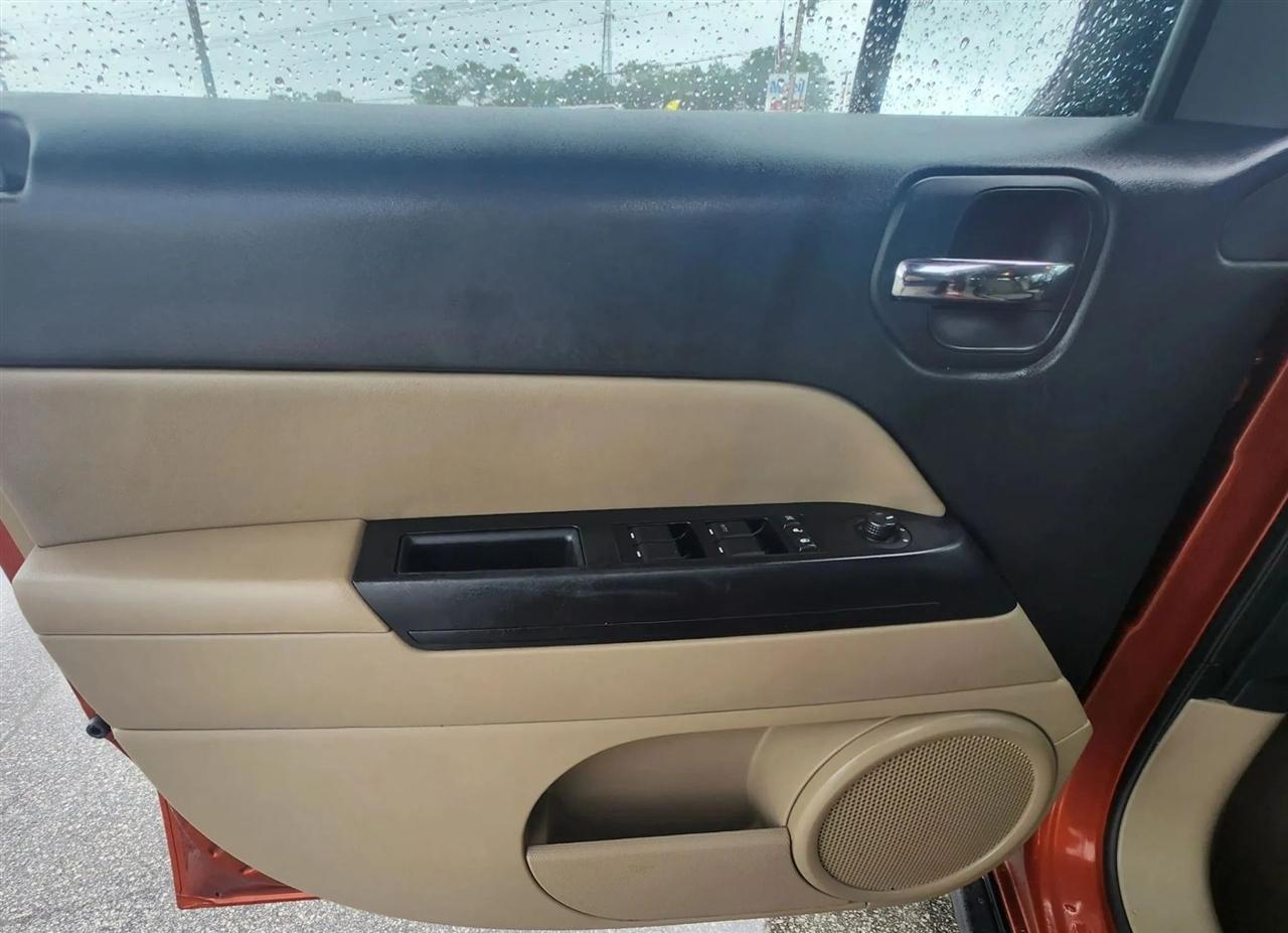 Jeep Patriot Latitude 2WD 2012