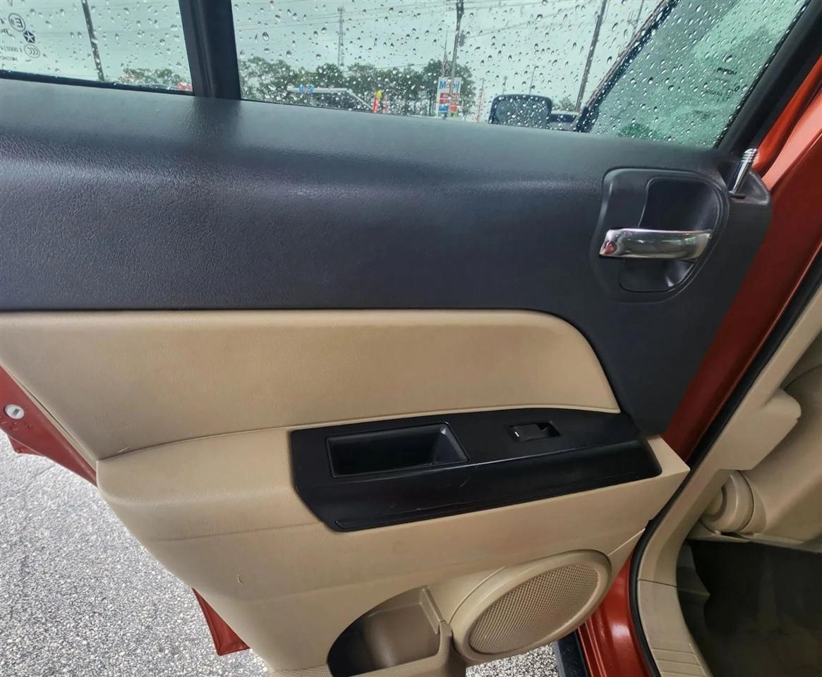 Jeep Patriot Latitude 2WD 2012