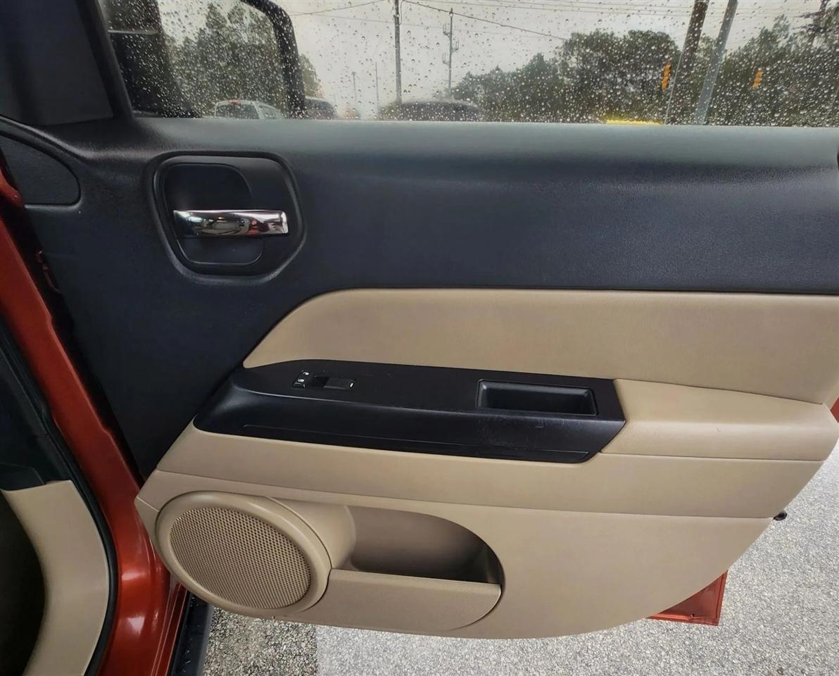 Jeep Patriot Latitude 2WD 2012