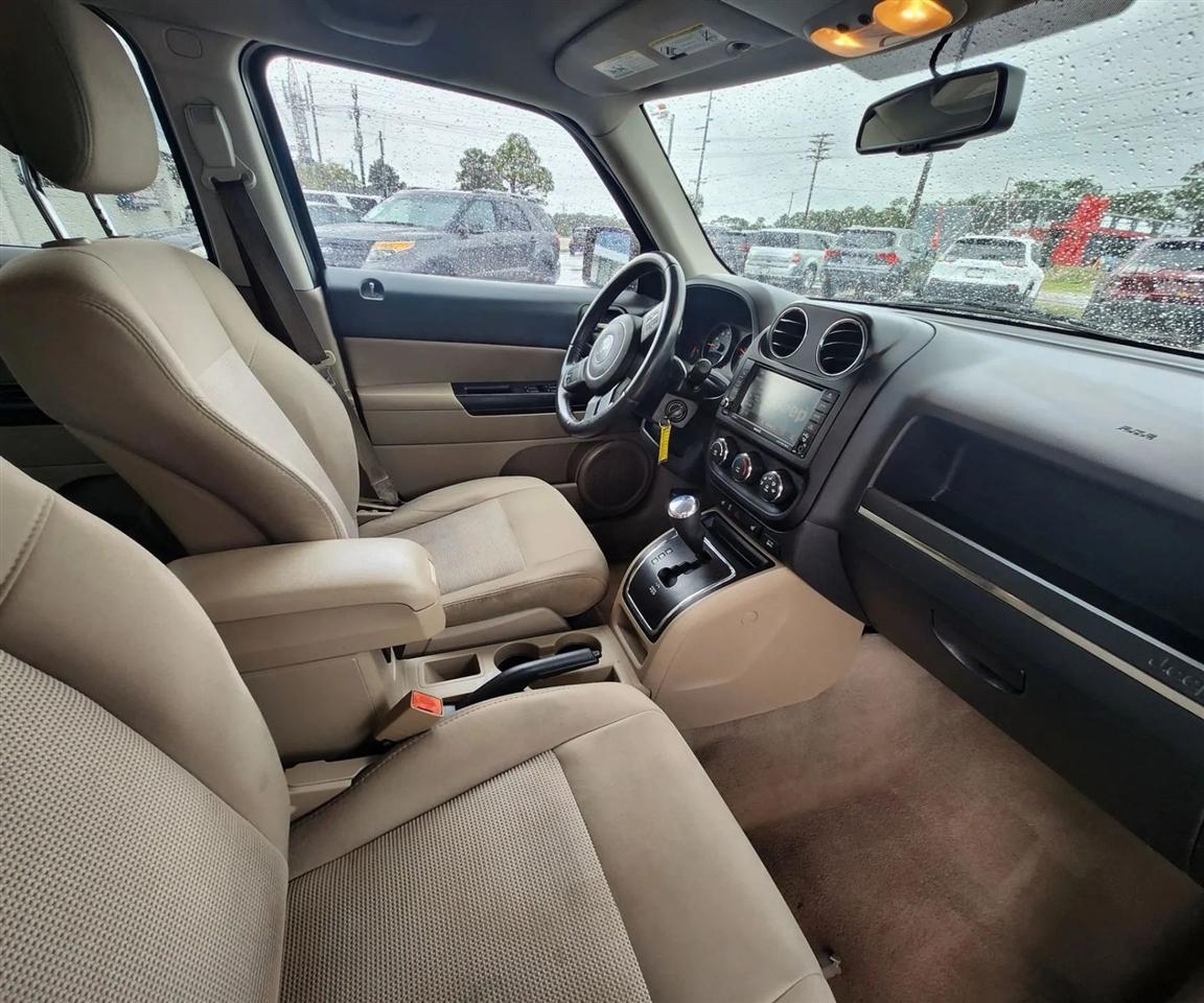 Jeep Patriot Latitude 2WD 2012