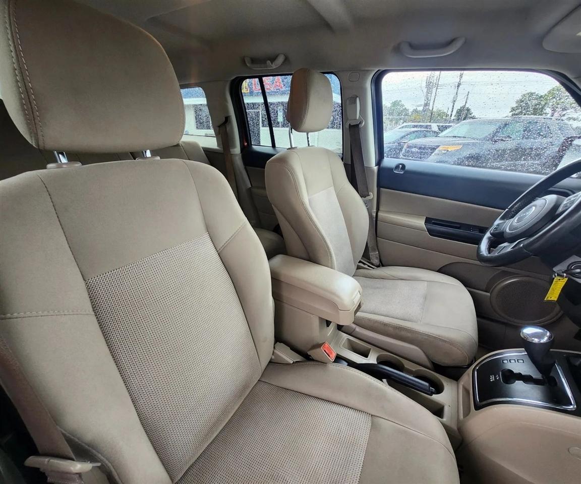 Jeep Patriot Latitude 2WD 2012