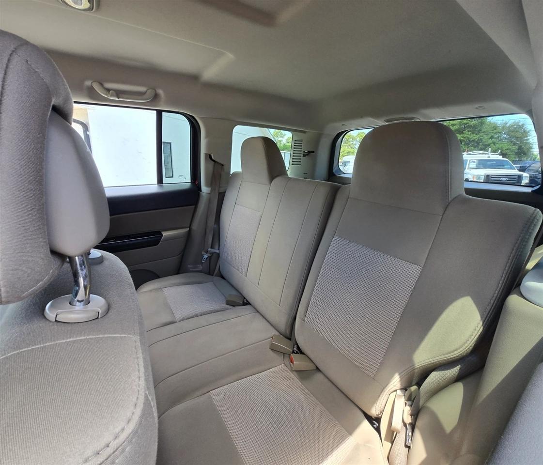 Jeep Patriot Latitude 2WD 2012