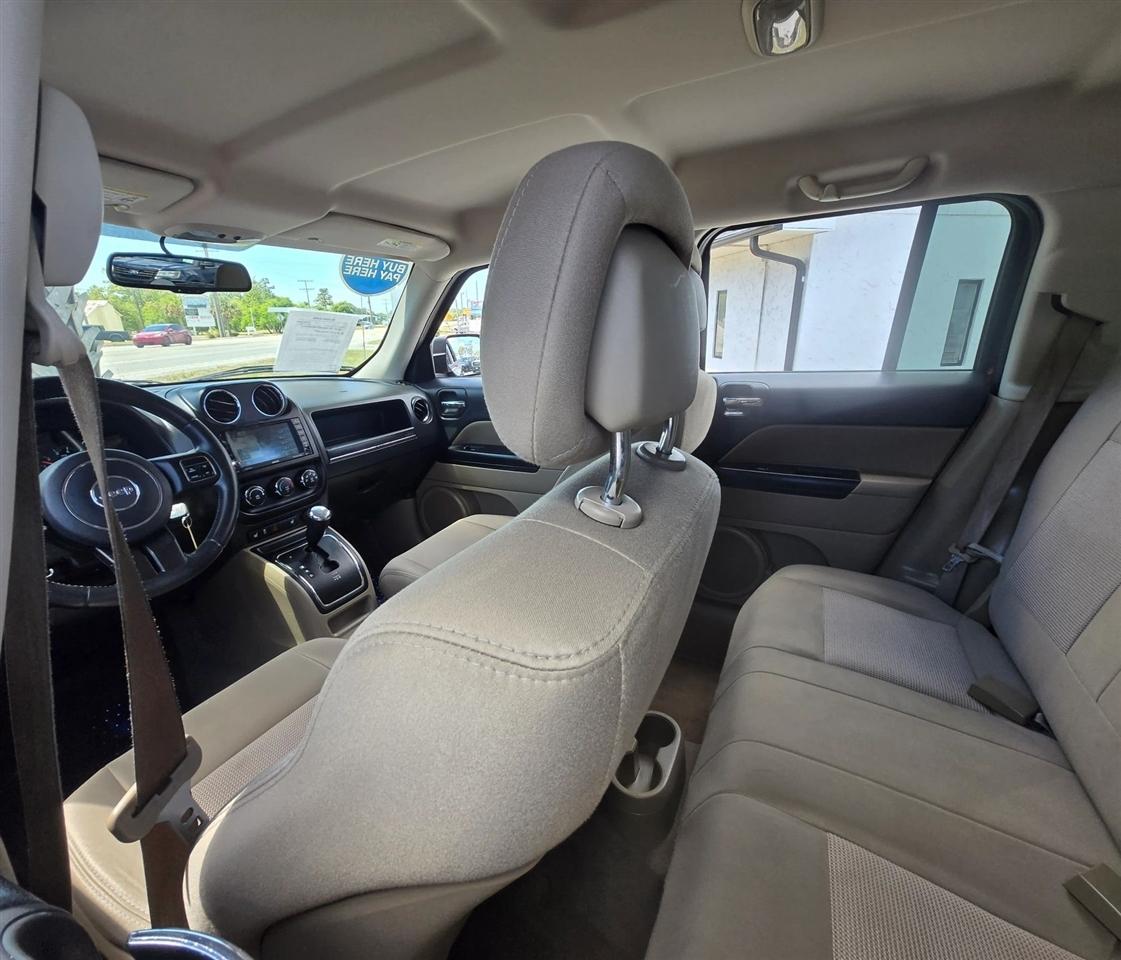 Jeep Patriot Latitude 2WD 2012