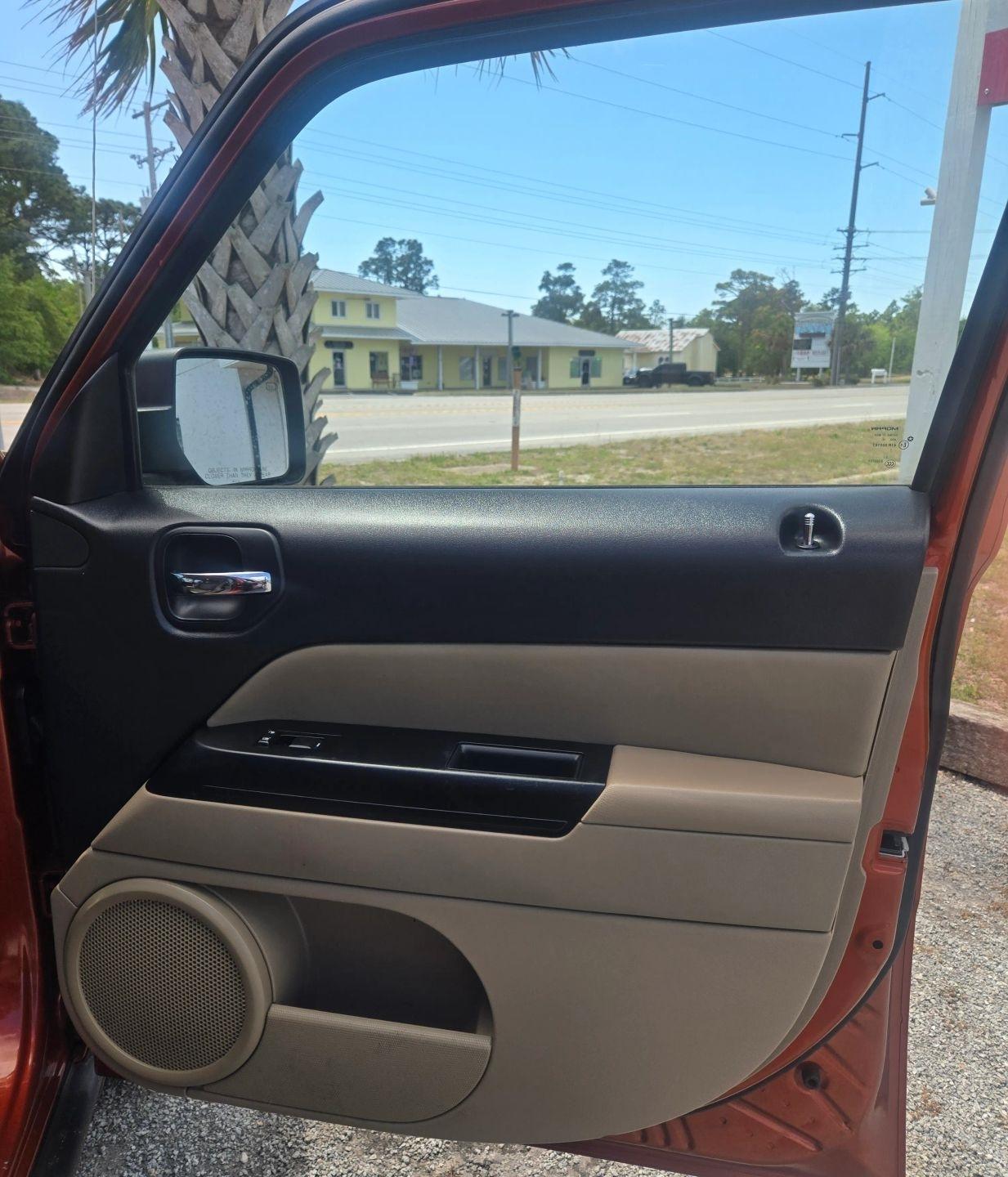 Jeep Patriot Latitude 2WD 2012