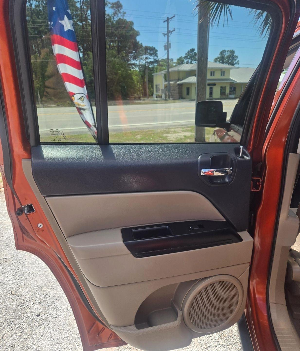 Jeep Patriot Latitude 2WD 2012