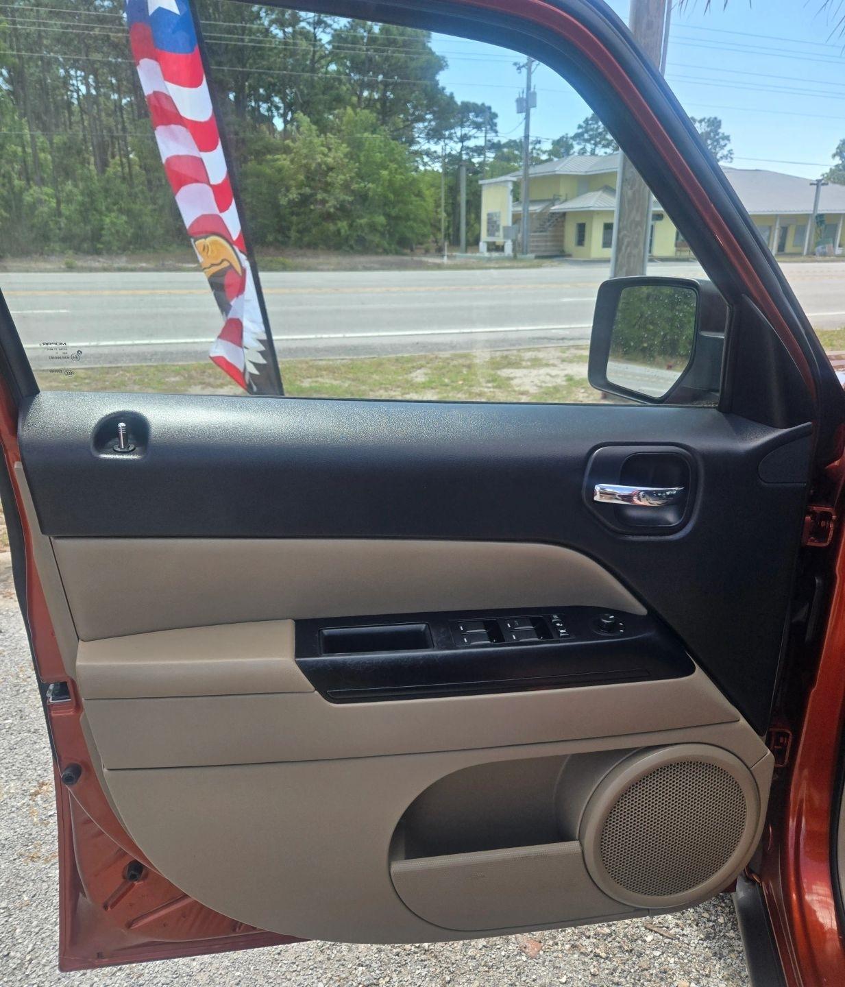 Jeep Patriot Latitude 2WD 2012